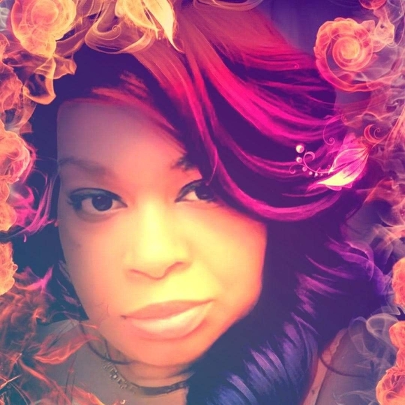 Meet your Posher, Monique - Picture 1 of 1